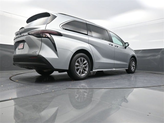 2024 Toyota Sienna XLE