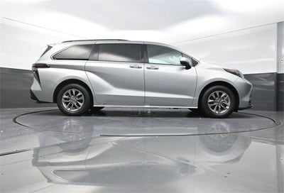 2024 Toyota Sienna XLE
