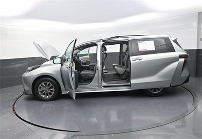 2024 Toyota Sienna XLE