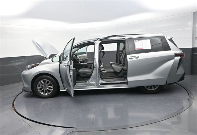 2024 Toyota Sienna XLE