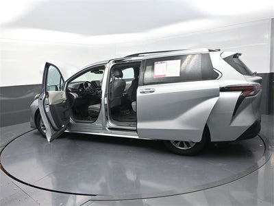 2024 Toyota Sienna XLE