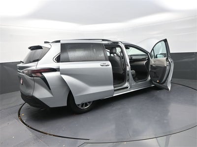 2024 Toyota Sienna XLE