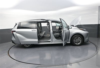 2024 Toyota Sienna XLE