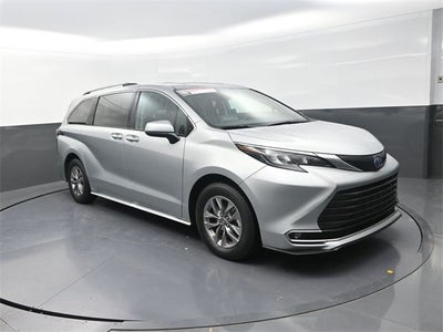 2024 Toyota Sienna XLE