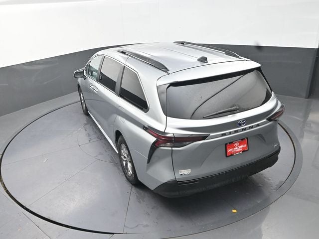2025 Toyota Sienna XLE 8 Passenger
