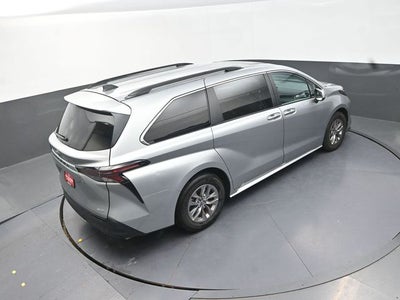 2025 Toyota Sienna XLE 8 Passenger