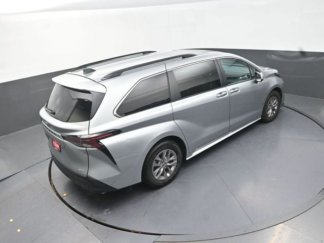 2025 Toyota Sienna XLE 8 Passenger
