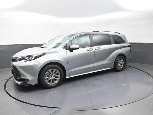 2025 Toyota Sienna XLE 8 Passenger