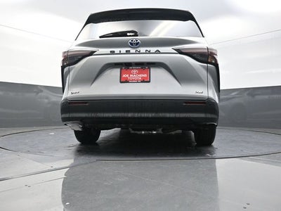 2025 Toyota Sienna XLE 8 Passenger