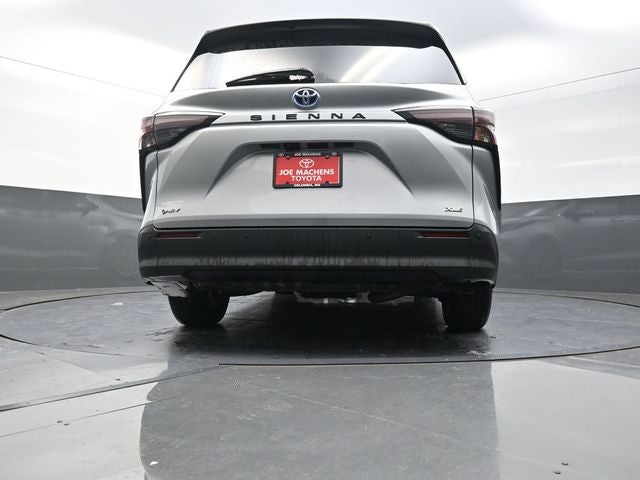 2025 Toyota Sienna XLE 8 Passenger