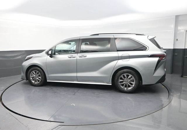 2025 Toyota Sienna XLE 8 Passenger