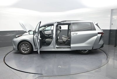 2025 Toyota Sienna XLE 8 Passenger