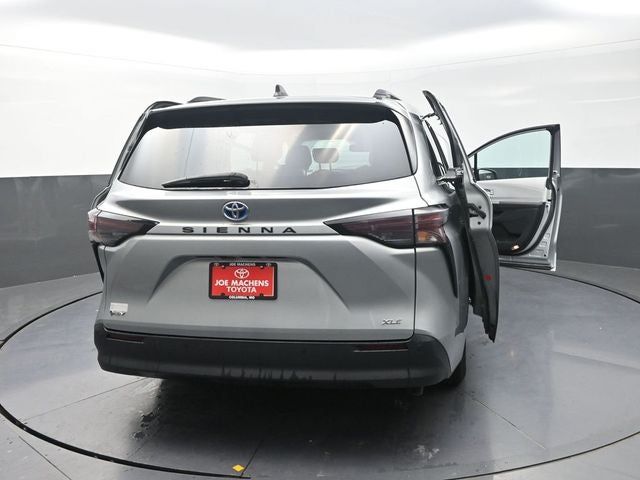 2025 Toyota Sienna XLE 8 Passenger