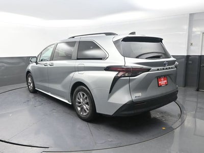 2025 Toyota Sienna XLE 8 Passenger