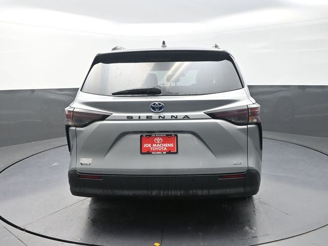 2025 Toyota Sienna XLE 8 Passenger