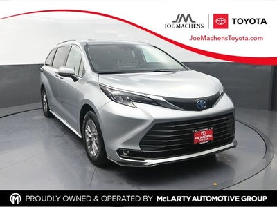 2025 Toyota Sienna XLE 8 Passenger