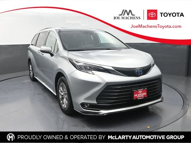 2025 Toyota Sienna XLE 8 Passenger