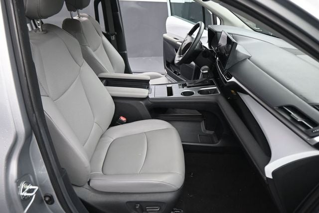 2025 Toyota Sienna XLE 8 Passenger
