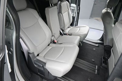 2025 Toyota Sienna XLE 8 Passenger