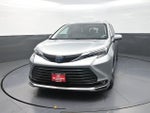 2025 Toyota Sienna XLE 8 Passenger
