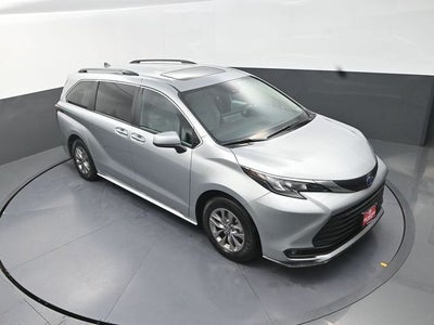 2025 Toyota Sienna XLE 8 Passenger
