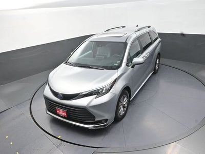 2025 Toyota Sienna XLE 8 Passenger
