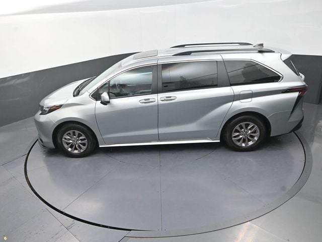 2025 Toyota Sienna XLE 8 Passenger