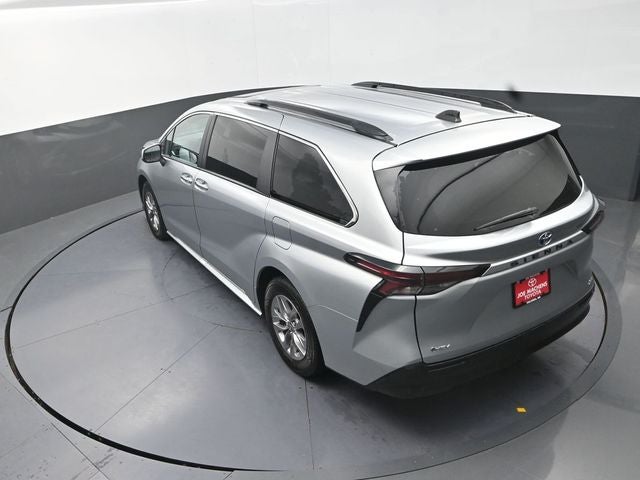 2025 Toyota Sienna XLE 8 Passenger
