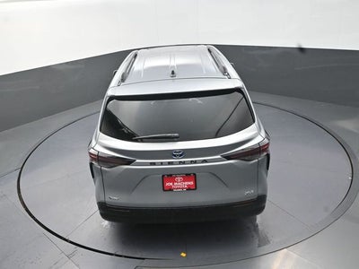 2025 Toyota Sienna XLE 8 Passenger