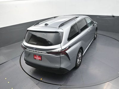 2025 Toyota Sienna XLE 8 Passenger