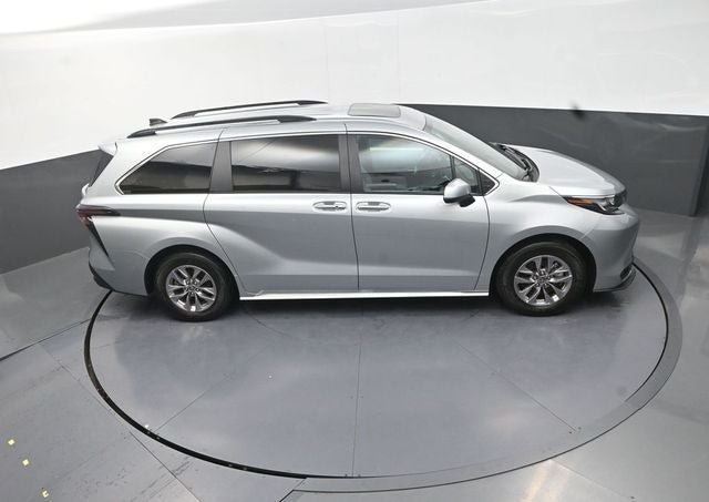 2025 Toyota Sienna XLE 8 Passenger