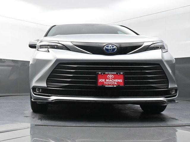 2025 Toyota Sienna XLE 8 Passenger