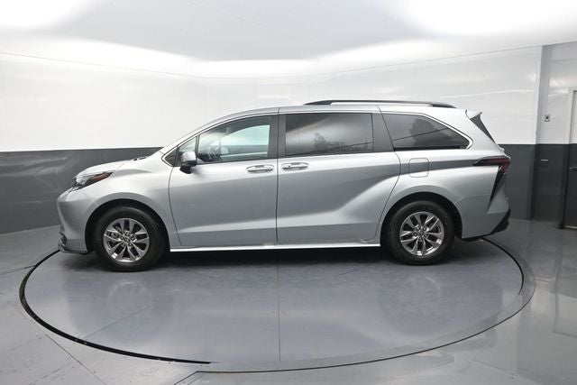 2025 Toyota Sienna XLE 8 Passenger