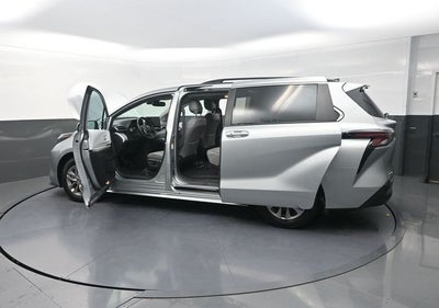 2025 Toyota Sienna XLE 8 Passenger