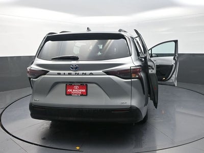 2025 Toyota Sienna XLE 8 Passenger