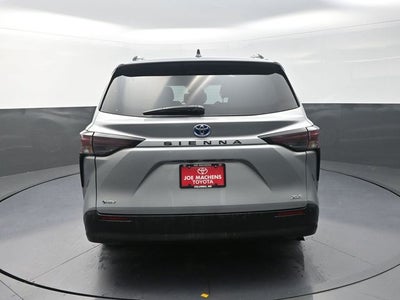 2025 Toyota Sienna XLE 8 Passenger