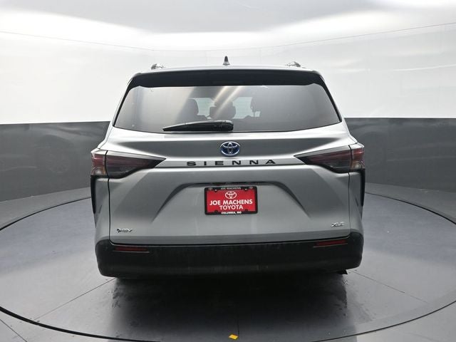 2025 Toyota Sienna XLE 8 Passenger
