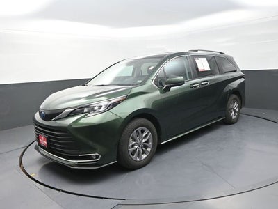 2024 Toyota Sienna XLE