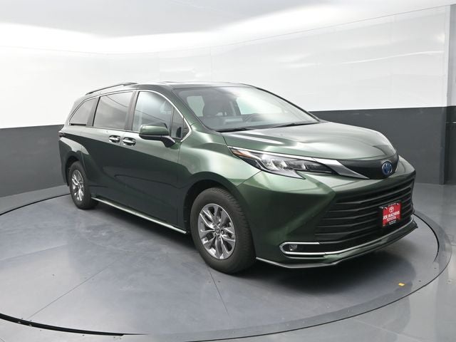 2024 Toyota Sienna XLE