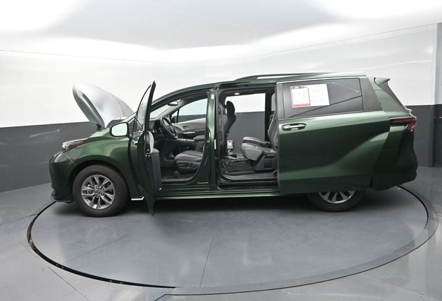 2024 Toyota Sienna XLE