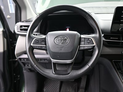 2024 Toyota Sienna XLE