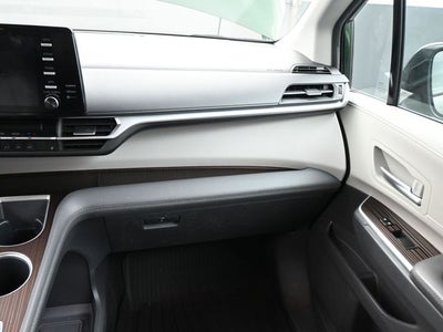 2024 Toyota Sienna XLE