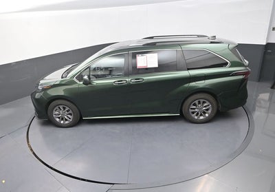 2024 Toyota Sienna XLE