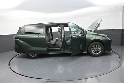 2024 Toyota Sienna XLE