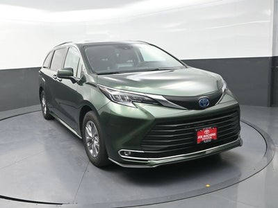 2024 Toyota Sienna XLE