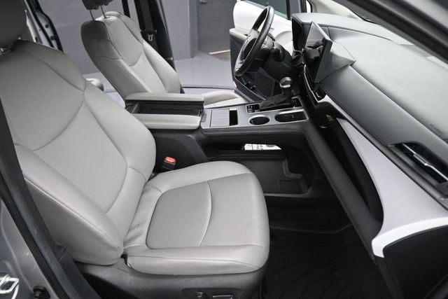 2025 Toyota Sienna XLE 8 Passenger