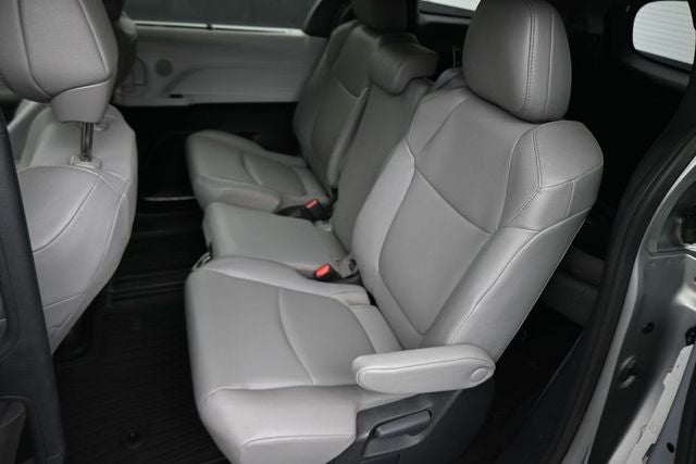 2025 Toyota Sienna XLE 8 Passenger
