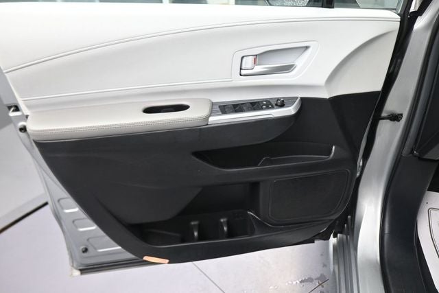 2025 Toyota Sienna XLE 8 Passenger