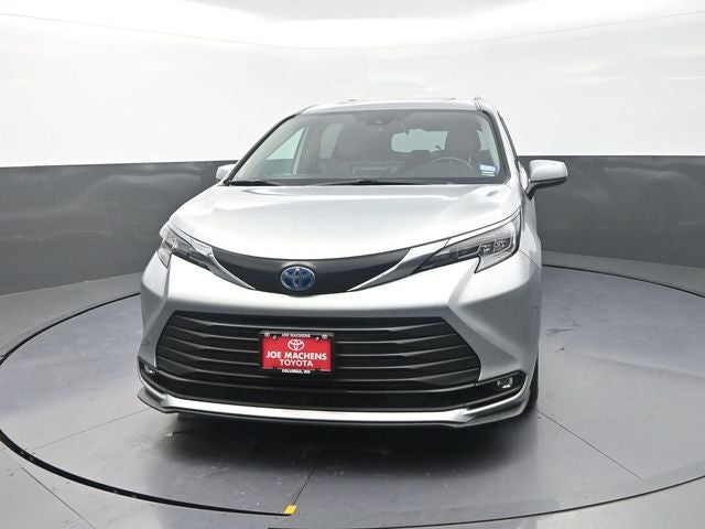 2025 Toyota Sienna XLE 8 Passenger