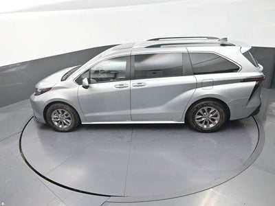 2025 Toyota Sienna XLE 8 Passenger